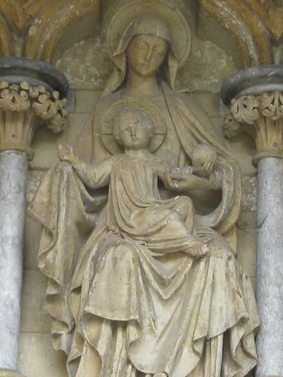 Figura Matki Bożej